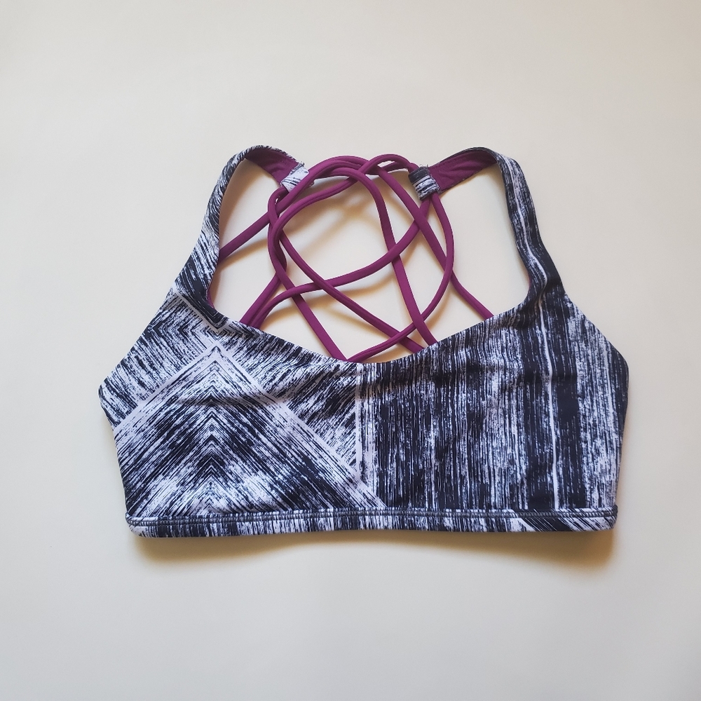 Lululemon sports bra